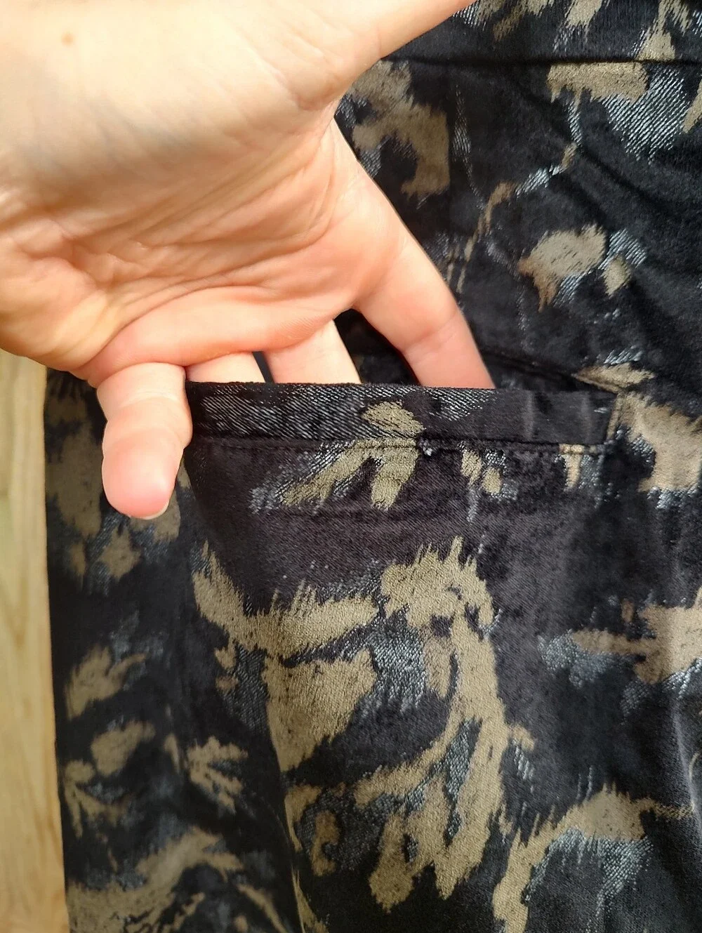 🏵️ Peruvian Connection Black Gold Dark Moody Floral Slim Pants Button Ankle Sz